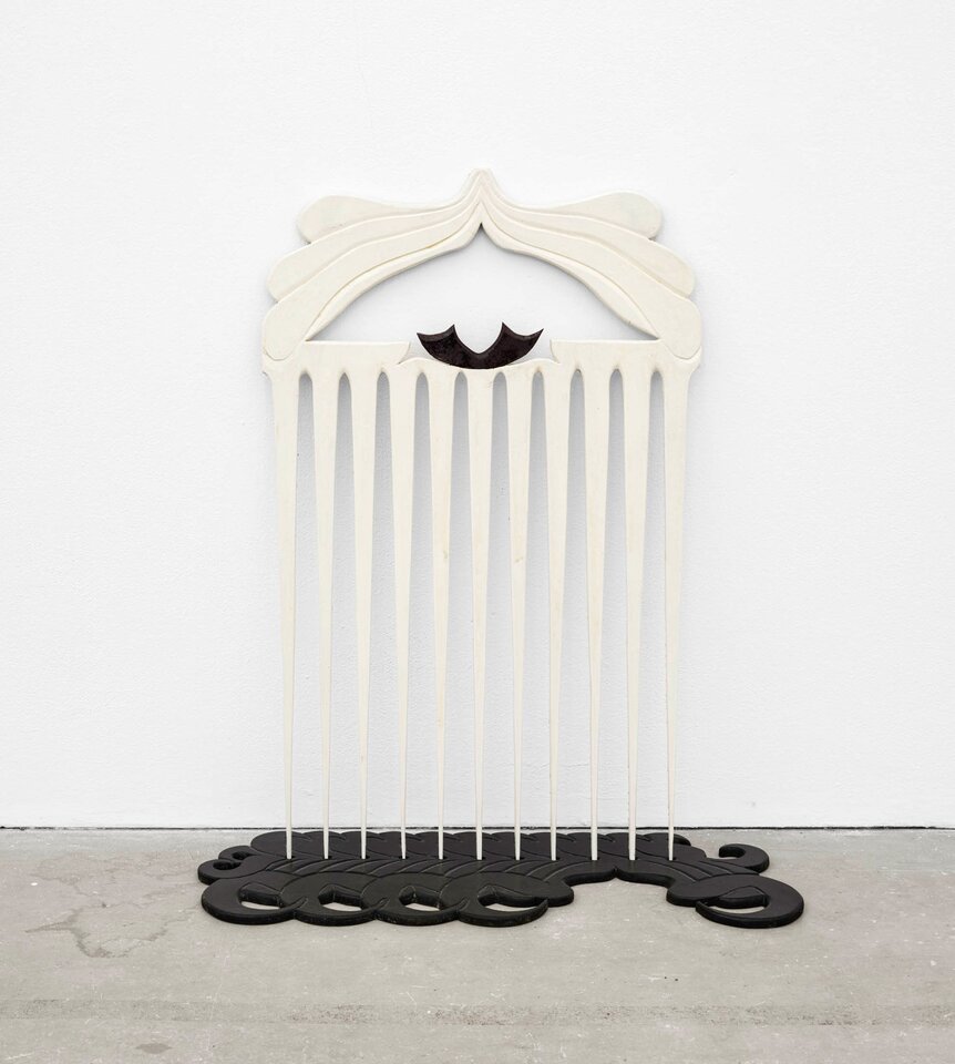 Klara Marlene Fischer - Take care (comb with curls) 